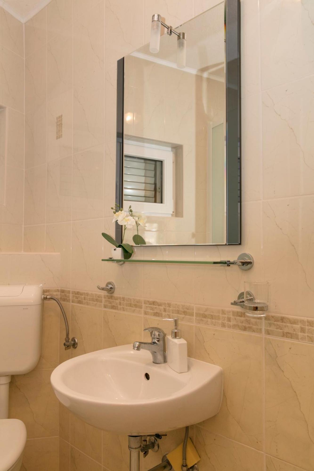 Apartmani Darinka Baska Voda Exterior photo